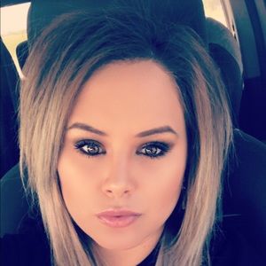 Meet your Posher, Adelina